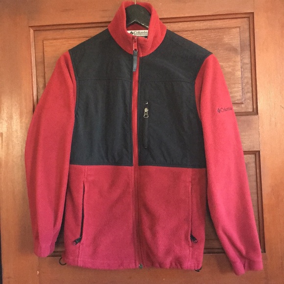 Columbia Jackets & Blazers - Columbia fleece in a dark berry red